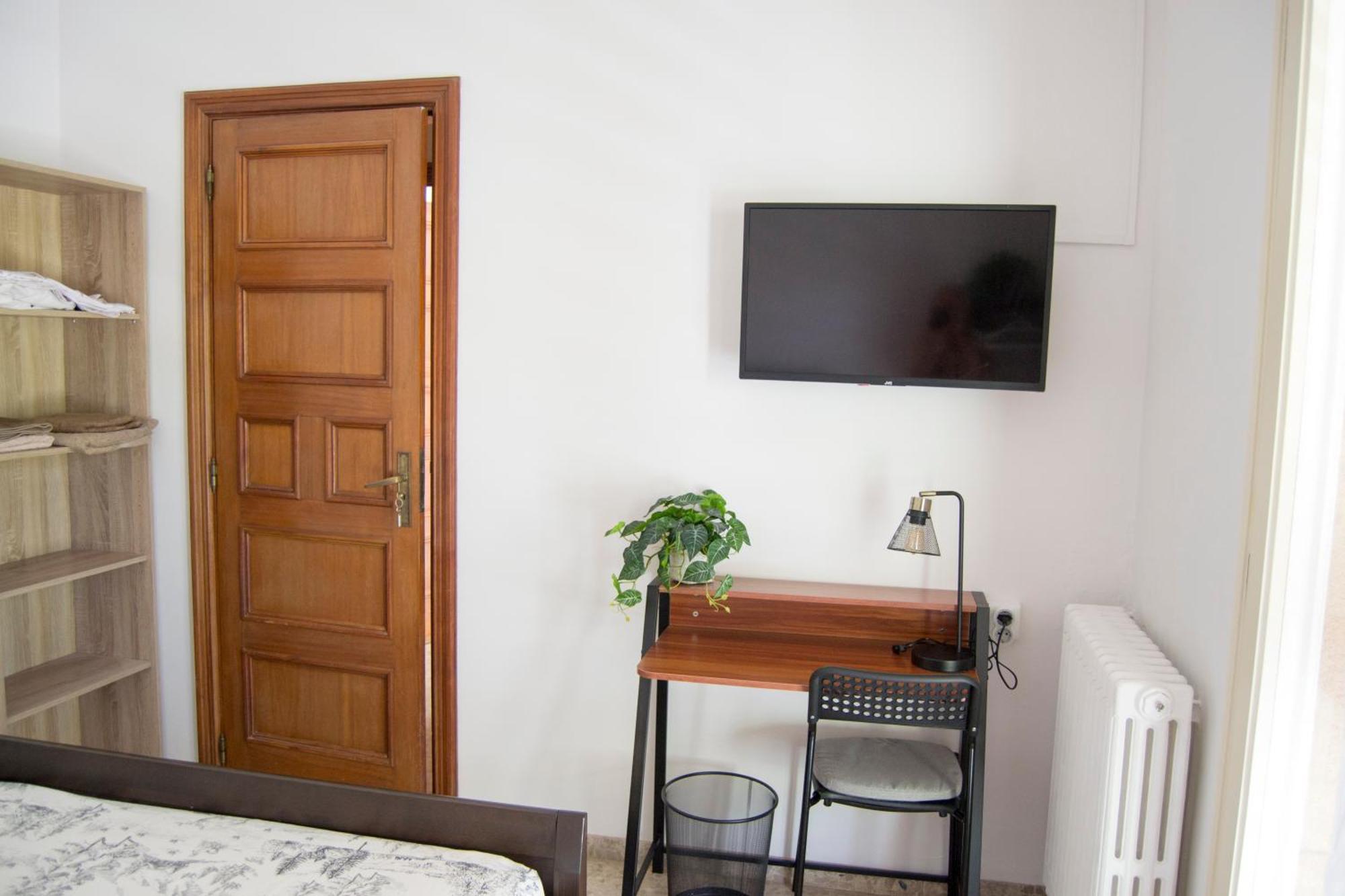 Apartmán Habitacio V Cal Kim Martorell Exteriér fotografie